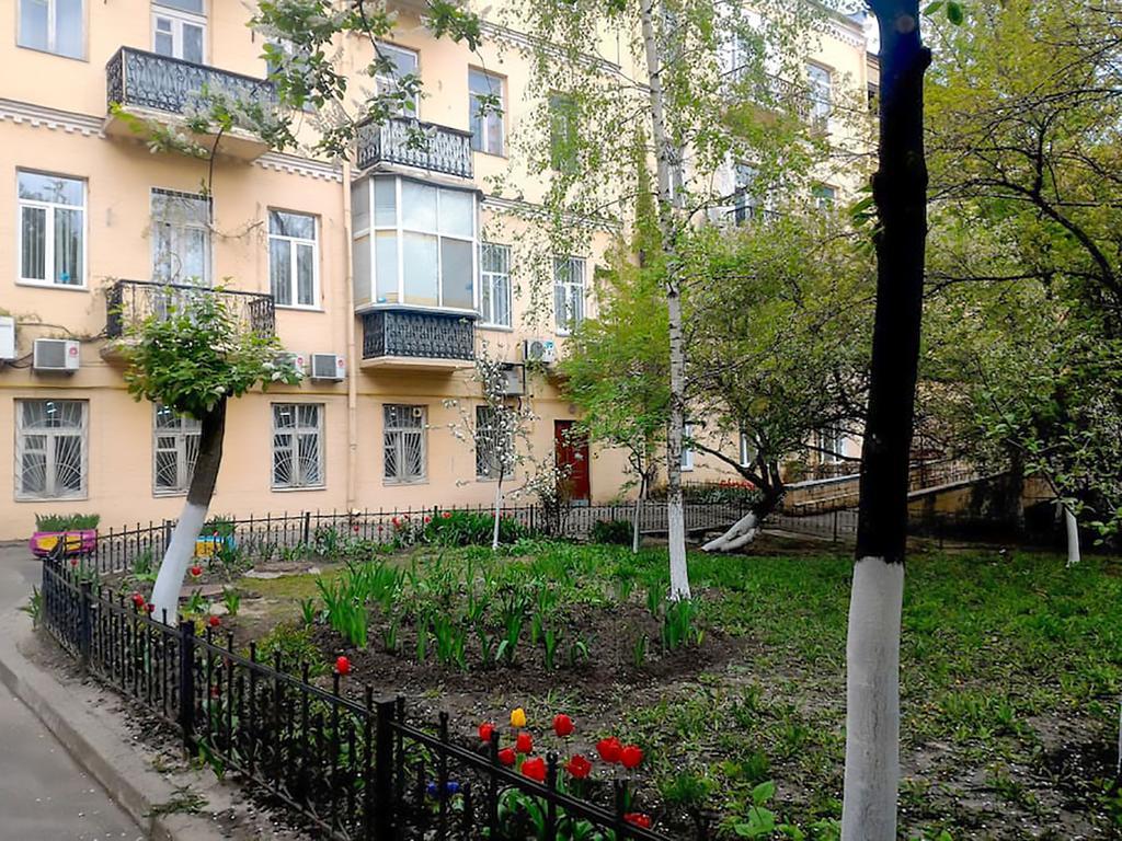 Home Hotel Apartments On Zoloti Vorota Kiev Exteriör bild